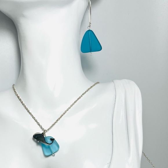 Sea-glass necklace on silver 925 chain with whale - Picture 2 of 2